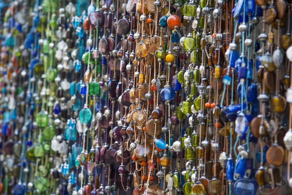 Quels sont les secrets de la création de bijoux en émail sur métal ?